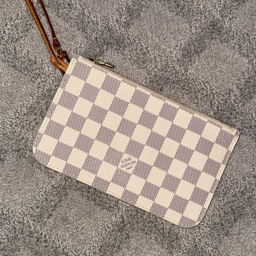 Louis Vuitton Beige and Gray Checkered Clutch - Picture 1 of 4